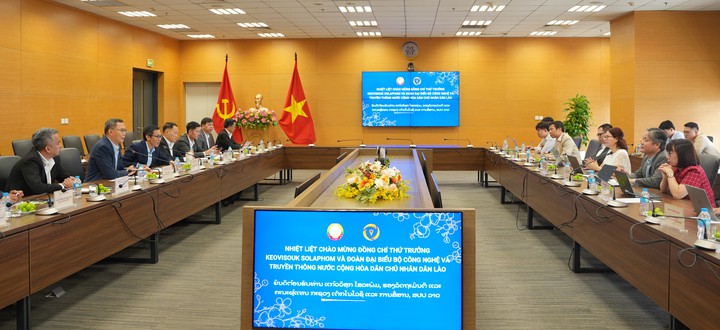 Việt Nam chia sẻ kinh nghiệm chuyển đổi số, AI với Lào- Ảnh 1.