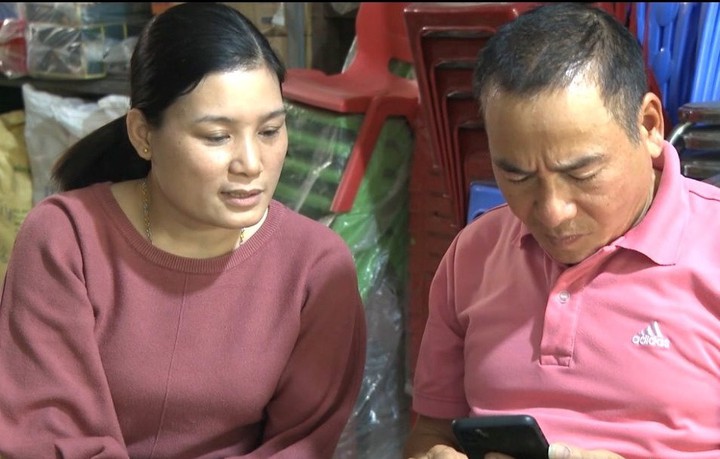 Hải Phòng: “Cầm tay chỉ việc" giúp người cao tuổi làm quen với công nghệ- Ảnh 1.