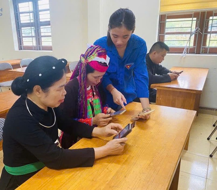 Tiên Yên phổ cập kỹ năng số, thúc đẩy chuyển đổi số từ cộng đồng- Ảnh 2.
