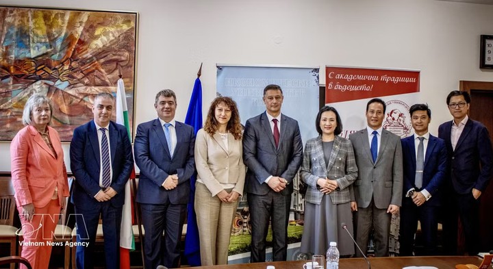Viet Nam hopes to enhance nuclear energy cooperation with Bulgaria: ambassador - Ảnh 2.