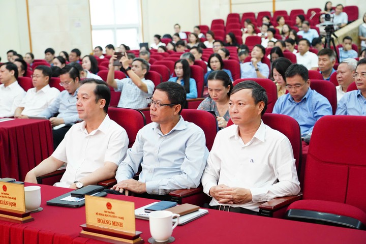 Bộ Khoa học và Công nghệ phát động ủng hộ đồng bào khắc phục hậu quả mưa lũ - Ảnh 2.