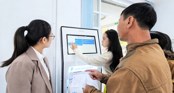L&acirc;m Đồng n&acirc;ng cấp kết nối tại 124 Trung t&acirc;m Phục vụ h&agrave;nh ch&iacute;nh c&ocirc;ng- Ảnh 2.