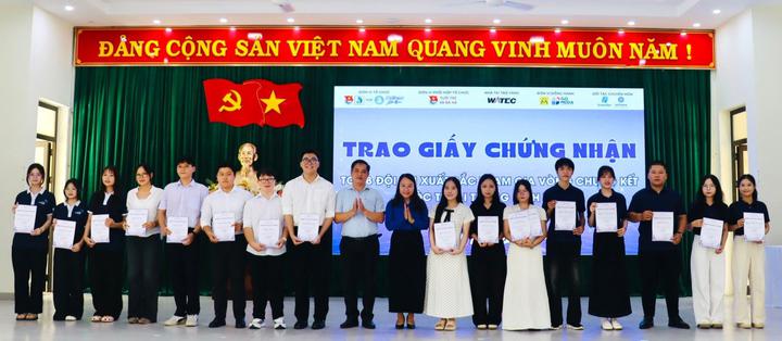 Sinh vi&ecirc;n ph&aacute;t triển giải ph&aacute;p AI hỗ trợ x&acirc;y dựng x&atilde; B&agrave; N&agrave; th&ocirc;ng minh- Ảnh 1.
