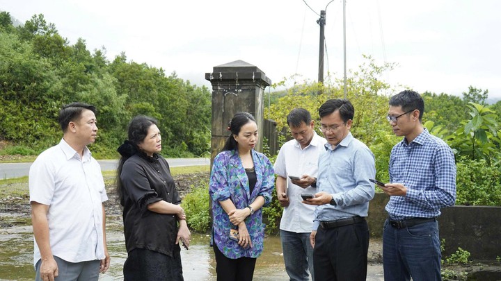 Gỡ điểm nghẽn hạ tầng, xóa vùng lõm sóng ở cơ sở- Ảnh 2.