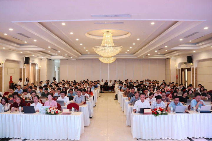 Hà Tĩnh tập huấn quản lý đầu tư, mua sắm và triển khai mô hình chuyển đổi số cấp xã - Ảnh 2.