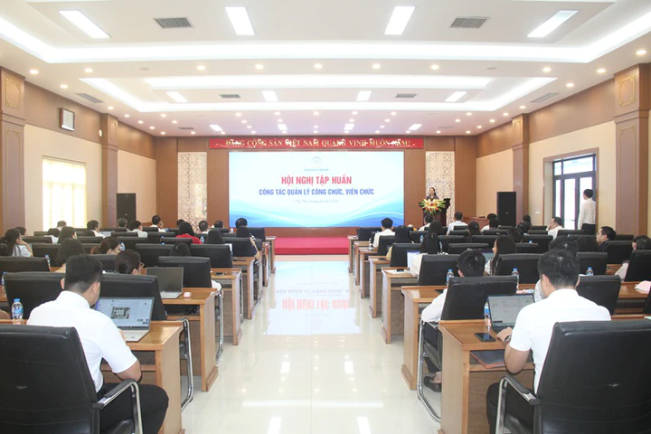 Bộ KH&CN tập huấn c&ocirc;ng t&aacute;c quản l&yacute; c&ocirc;ng chức, vi&ecirc;n chức - Ảnh 2.