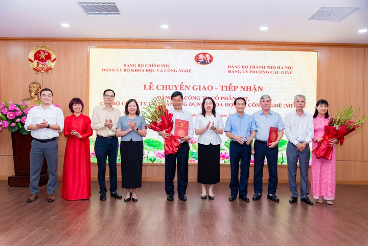 Đảng ủy Bộ Khoa học v&agrave; C&ocirc;ng nghệ ho&agrave;n th&agrave;nh chuyển giao 3 tổ chức đảng doanh nghiệp về địa phương- Ảnh 2.