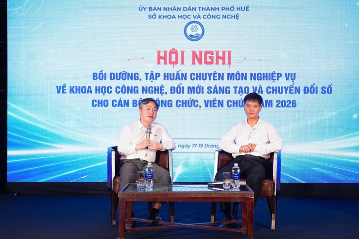 Trang bị nghiệp vụ về khoa học c&ocirc;ng nghệ, đổi mới s&aacute;ng tạo v&agrave; chuyển đổi số cho c&aacute;n bộ, c&ocirc;ng chức, vi&ecirc;n chức - Ảnh 4.