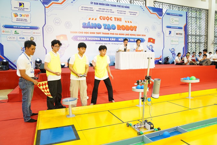Sân chơi robot - thúc đẩy sáng tạo trong học sinh - Ảnh 1.