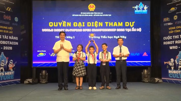 Gia Lai thúc đẩy giáo dục STEM qua sân chơi robot - Ảnh 2.