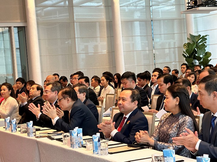 Bộ trưởng Vũ Hải Qu&acirc;n tham gia c&aacute;c hoạt động đối ngoại, th&uacute;c đẩy hợp t&aacute;c KH,CN,ĐMST&CĐS Việt Nam - Singapore - Ảnh 4.