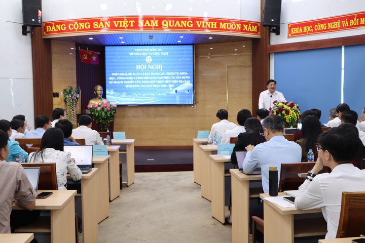 Ứng dụng vi sinh nâng giá trị phụ phẩm sầu riêng, cà phê- Ảnh 1.