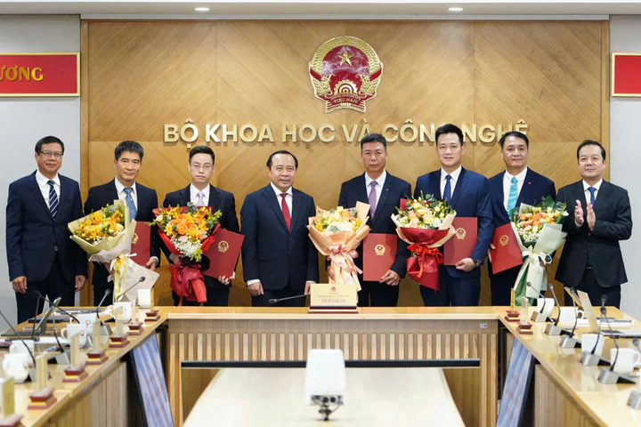 Bộ trưởng Vũ Hải Quân: Các cán bộ được bổ nhiệm cần tận tâm với tổ chức, giữ gìn sự đoàn kết, xây dựng các mối quan hệ phục vụ công việc - Ảnh 1.