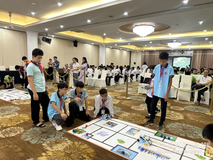 Khơi nguồn sáng tạo từ sân chơi Robotics - Ảnh 1.