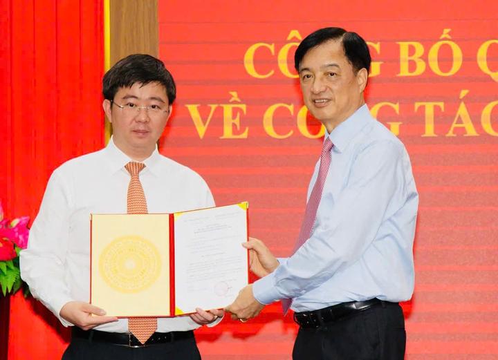 Thứ trưởng Bộ Khoa học và Công nghệ Bùi Hoàng Phương làm Phó bí thư tỉnh Quảng Trị - Ảnh 1.