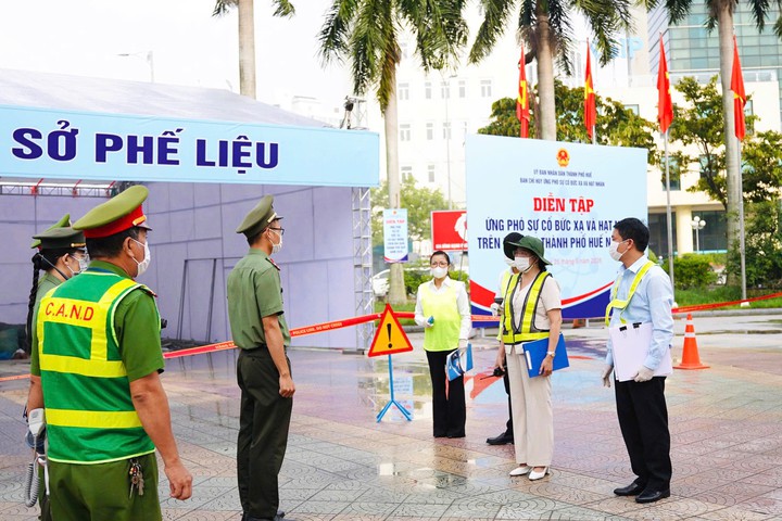 Huế diễn tập ứng ph&oacute; sự cố mất nguồn ph&oacute;ng xạ- Ảnh 2.