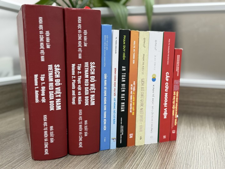 Giải thưởng S&aacute;ch Khoa học, C&ocirc;ng nghệ, Đổi mới s&aacute;ng tạo v&agrave; Chuyển đổi số: Nhiều đề cử uy t&iacute;n- Ảnh 1.
