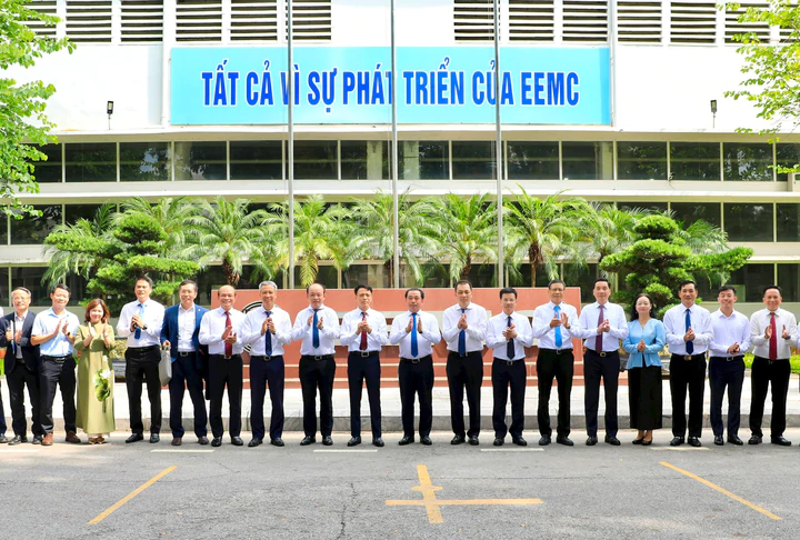 Thứ trưởng L&ecirc; Xu&acirc;n Định: L&agrave;m chủ c&ocirc;ng nghệ l&otilde;i l&agrave; thước đo của dự &aacute;n thiết bị điện 500 kV- Ảnh 5.