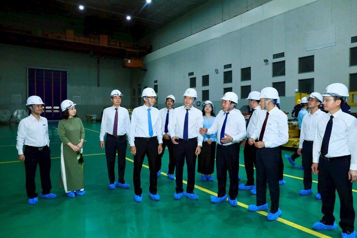 Thứ trưởng L&ecirc; Xu&acirc;n Định: L&agrave;m chủ c&ocirc;ng nghệ l&otilde;i l&agrave; thước đo của dự &aacute;n thiết bị điện 500 kV- Ảnh 4.