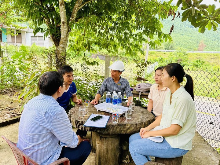 Đưa kỹ thuật nu&ocirc;i ong bản địa v&agrave;o sinh kế của đồng b&agrave;o Cơ Tu - Ảnh 1.