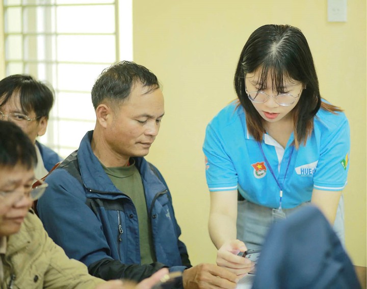 Đưa kỹ năng số đến với người d&acirc;n miền n&uacute;i Nam Đ&ocirc;ng - Ảnh 2.