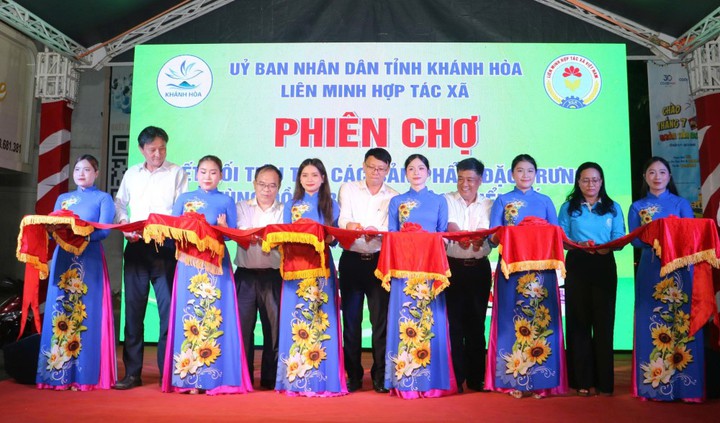 Kh&aacute;nh H&ograve;a "x&uacute;c tiến" chuyển đổi số cho hợp t&aacute;c x&atilde; v&ugrave;ng đồng b&agrave;o d&acirc;n tộc thiểu số - Ảnh 3.