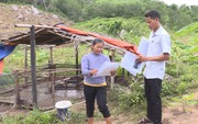 Đưa chính sách đến với hộ nghèo