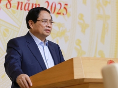 Việt Nam must strive to independently manufacture semiconductor chips by 2027: PM