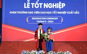 “Nốt trầm” suốt nhiều năm đổi lấy “nốt thăng” rực rỡ ở khoảnh khắc nhận bằng tốt nghiệp của gần 3.000 tân khoa