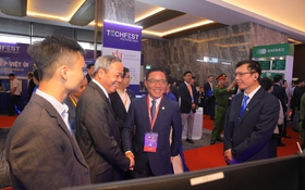 CMC gây ấn tượng tại Techfest Vietnam 2024 với Hệ sinh thái AI mở