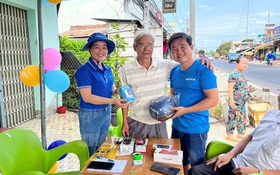 VNPT tổ chức chương trình hỗ trợ chuyển đổi máy điện thoại 2G cho người dân tại tỉnh Bến Tre