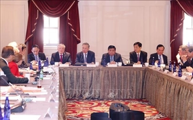 Top leader attends seminar on development of semiconductor and AI industries