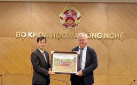 Thứ trưởng Bùi Thế Duy tiếp Chủ tịch tập đoàn Kaspersky: Thúc đẩy hợp tác trong an ninh mạng, nghiên cứu và chuyển đổi số