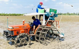 Người chế tạo hơn 50.000 thiết bị cơ giới sản xuất lúa