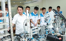 Thể chế hóa đầy đủ, kịp thời chủ trương đột phá phát triển khoa học, công nghệ, đổi mới sáng tạo và chuyển đổi số quốc gia