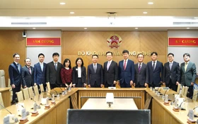 Samsung khẳng định cam kết lâu dài tại Việt Nam: Mở rộng đào tạo, tăng liên kết chuỗi cung ứng