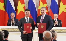 Viet Nam, Russia sign cooperation agreements across all sectors