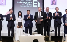 Prime Minister Pham Minh Chinh attends Viet Nam-France Business Forum in Paris