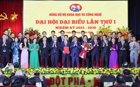 Bộ trưởng Nguyễn Mạnh Hùng phát biểu nhận nhiệm vụ tại Đại hội Đảng bộ Bộ KH&CN lần thứ nhất, nhiệm kỳ 2025-2030