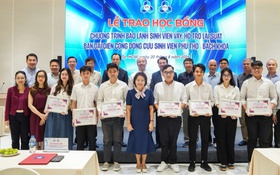 08 sinh viên xuất sắc chuyển khoản vay thành học bổng từ Chương trình Bảo lãnh vay vốn BKA