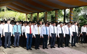 “Tri ân quá khứ, dựng xây tương lai bằng khoa học, đổi mới và khát vọng Việt Nam hùng cường”