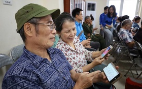 Người cao tuổi Thủ đô đồng hành cùng chuyển đổi số