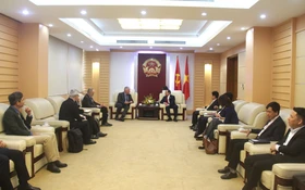 Việt Nam mở rộng hợp tác với ASML trong lĩnh vực bán dẫn