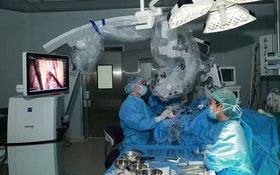 Đẩy mạnh đào tạo vi phẫu chuyên sâu cho bác sỹ trẻ về công nghệ y khoa hiện đại