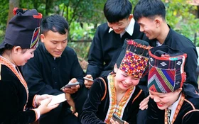 Đưa tri thức số về bản làng, thu hẹp khoảng cách phát triển