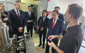 Việt Nam thúc đẩy hợp tác với Nga về AI, công nghệ lượng tử và vệ tinh tầm thấp