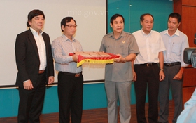 Bộ TT&TT trao tặng phim tài liệu “Bác Hồ với đồng bào Tây Nguyên” cho Bảo tàng Hồ Chí Minh chi nhánh Gia Lai – Kon Tum 