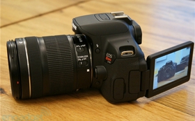 EOS 650D: máy ảnh DSLR Canon đầu tiên dùng màn hình cảm ứng