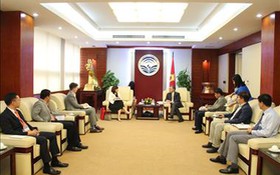 Thứ trưởng Phạm Hồng Hải tiếp xã giao Chủ tịch Tập đoàn công nghệ Huawei khu vực Đông Nam Á