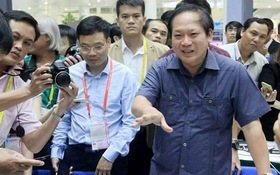 Bộ trưởng Bộ TT&TT thăm nơi phóng viên tác nghiệp APEC